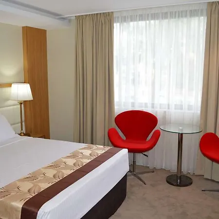 Diana Woolloongabba Hotel 4*
