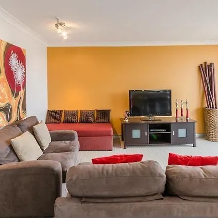 Hillcrest Aparthotel 4*
