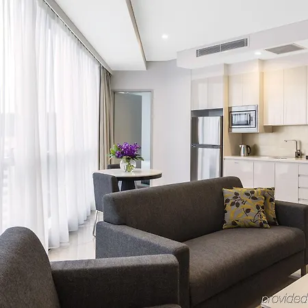 Meriton Herschel Street, 5*