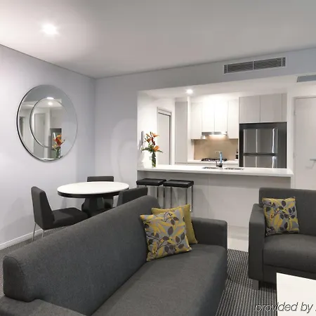 Meriton Herschel Street, 5*