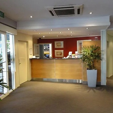 Hotel Madison Tower Mill 4*