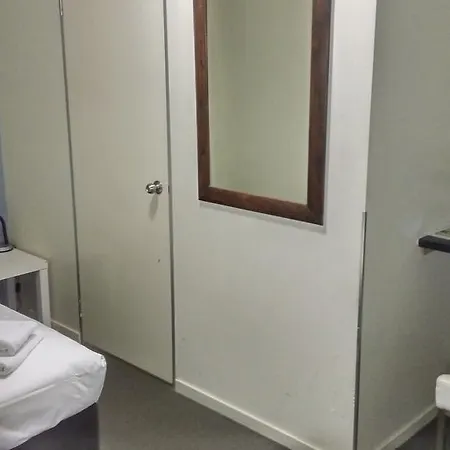 Motel Snooze 3*
