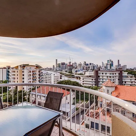 Hillcrest 4* Brisbane