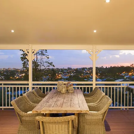 Stunning Renovated Queenslander Holiday home
