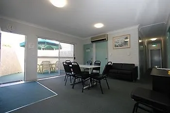 Herston Place 4*
