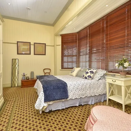 Paddington House 5*