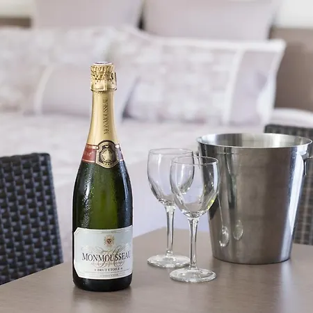 The Metropolitan Spring Hill 4*