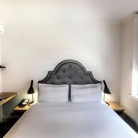 Mantra Midtown 4*