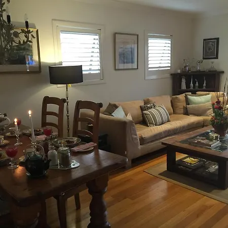 Scobie's Boutique 5*