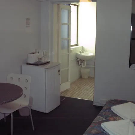 Acacia Inner City Bed & Breakfast