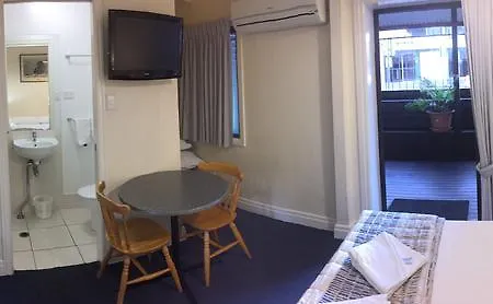Acacia Inner City Bed & Breakfast 3*