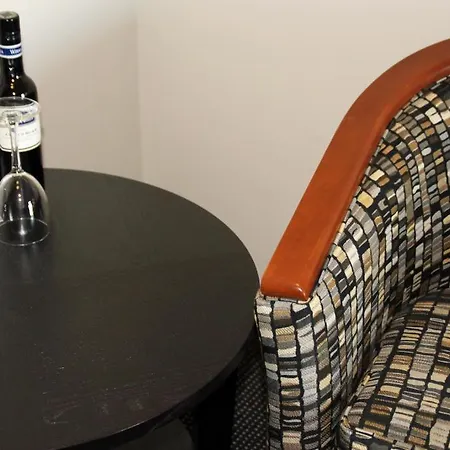 Ramada By Wyndham Windsor Hotel 4*