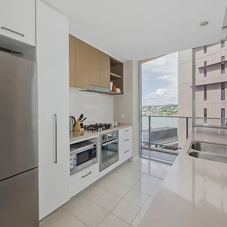 Aparthotel Link Portside Wharf 4*