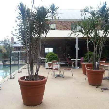 Western Gregory Terrace 4*