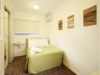 Snooze Motel