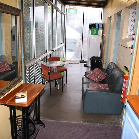 Aussie Way Lodge Hostel