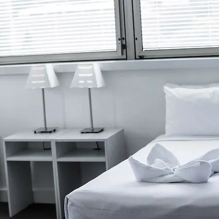 George Brisbane, Independent Collection By Evt Hotel 4*
