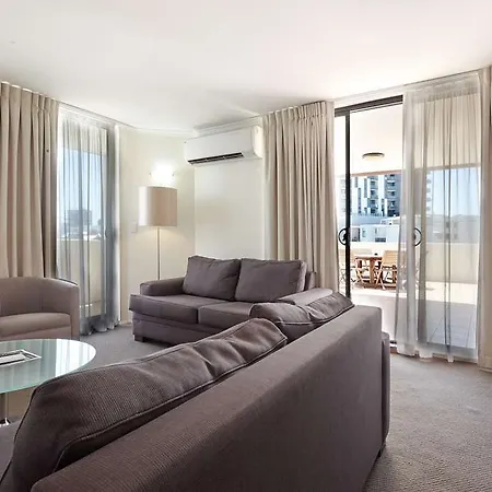 West End Aparthotel 4*