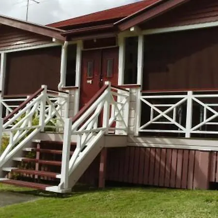 Bed & Breakfast 99 Kirkland Brisbane