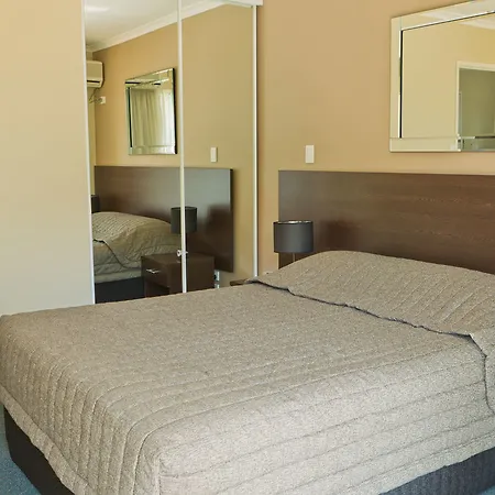 Hotel Riverside Southbank 4*