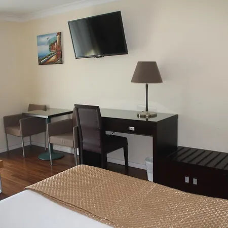 Centenary Motor 3* Brisbane