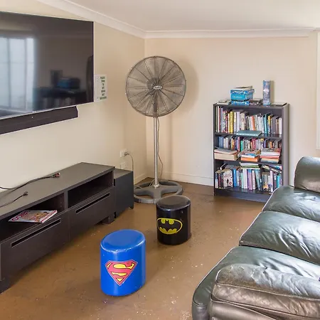 Joe's Place Backpackers