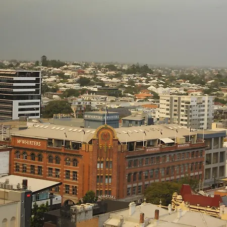 Spectacular Views Of Cbd By Fv With Free Car Park *