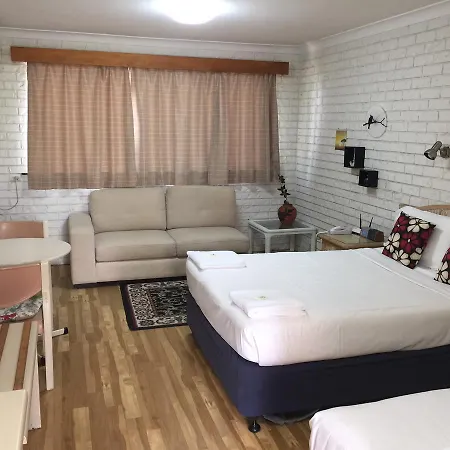 Holland Park Motel 3*
