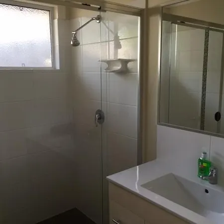 Holland Park Motel 3*