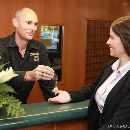 Hotel International Virginia Brisbane