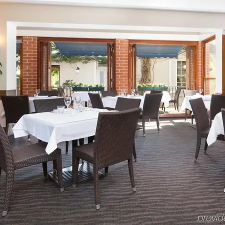 Ramada By Wyndham Windsor Hotel