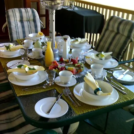 Bed & Breakfast Cream Gables Brisbane