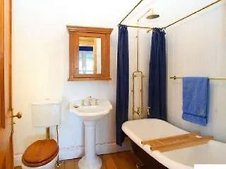Minto Colonial
