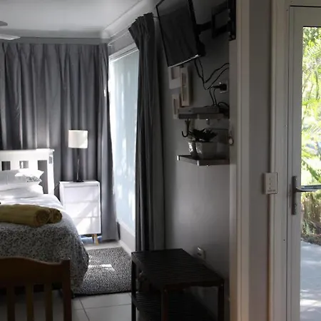 Bed & Breakfast Paperbark 5*