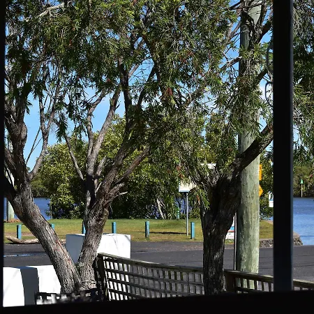 Absolute Waterfront Holiday home Brisbane