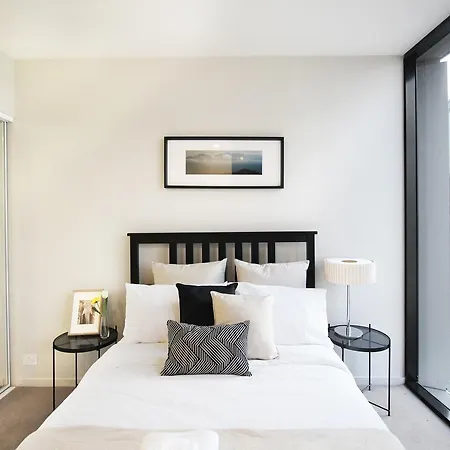 Queen St Apartment *