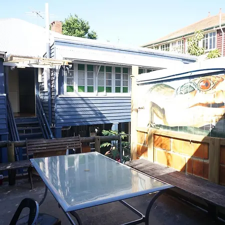 Bluetongue Backpackers Hostel Brisbane