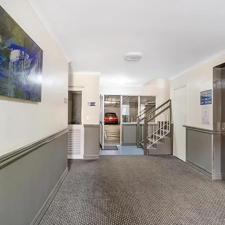Toowong & 3* Brisbane
