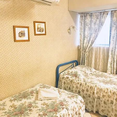Annie's Shandon 3* Brisbane
