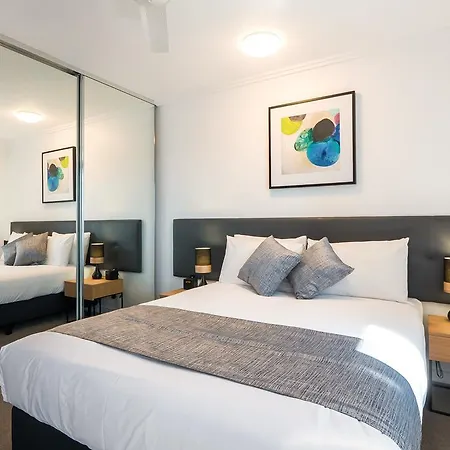 Baxter St Apartments 3*