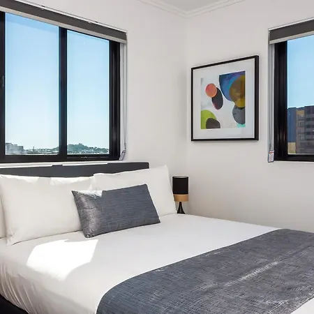 Hotel Baxter St Apartments