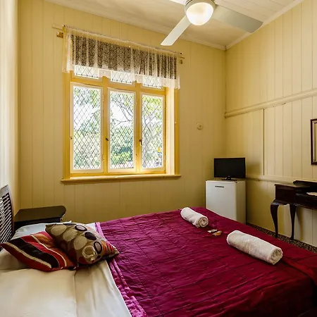 Bowen Terrace 3* Brisbane