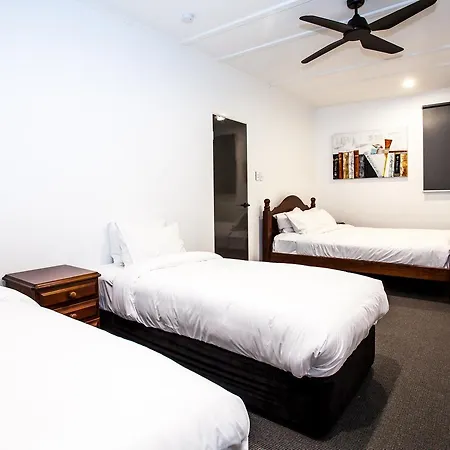 Darra & Conference Centre Motel 4*