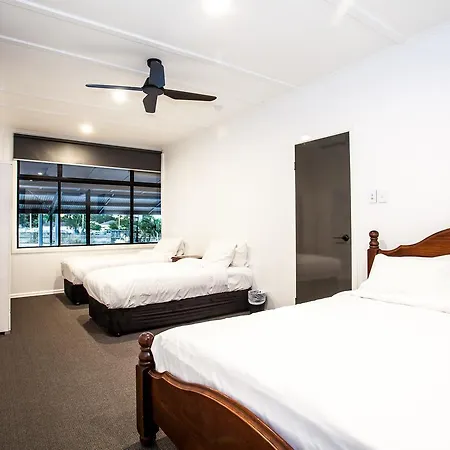 Darra & Conference Centre Motel 4*