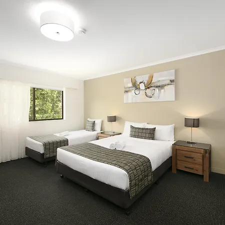 Mt Ommaney Aparthotel 3*