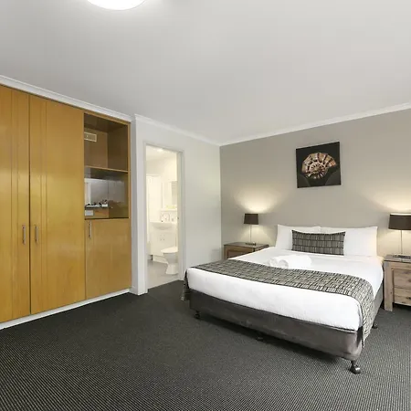 Mt Ommaney Aparthotel