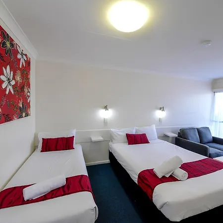 Aspley Motor 4*