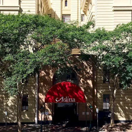 Aparthotel Adina Anzac Square 5*