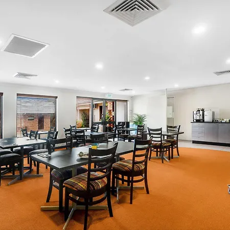 Airport Admiralty 3*