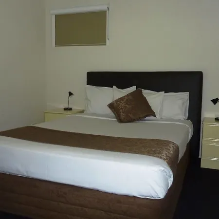 Toowong & Aparthotel 3*